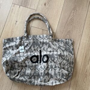 Alo tote bag